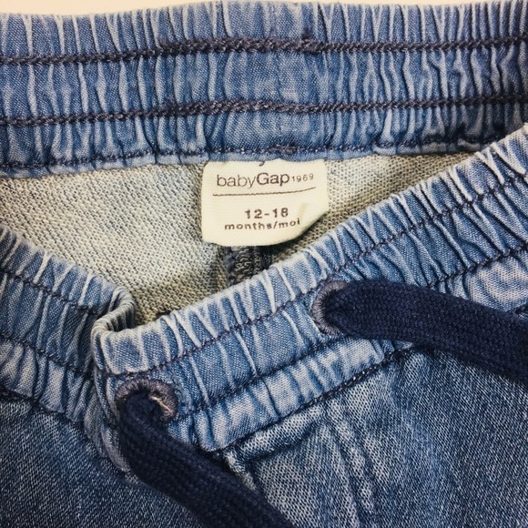 𝅺BABYGAP 12-18M jean shorts - Picture 2 of 3